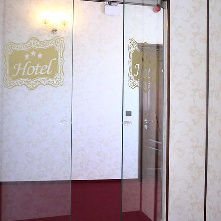 Hotel Onix Роман Экстерьер фото