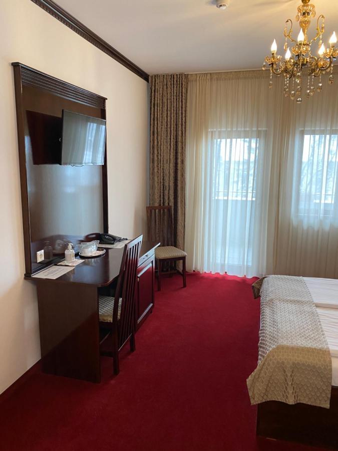 Hotel Onix Роман Экстерьер фото