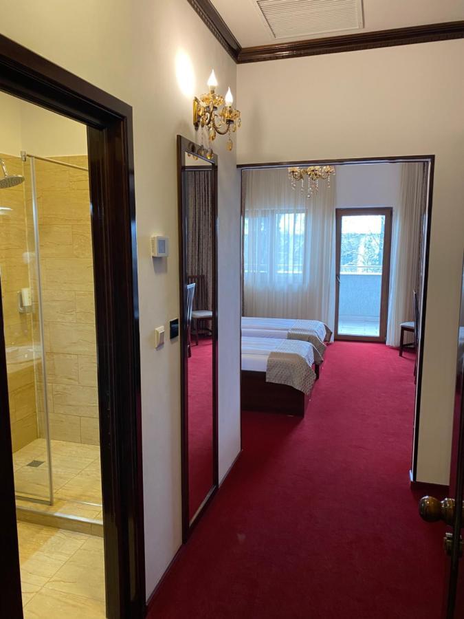 Hotel Onix Роман Экстерьер фото