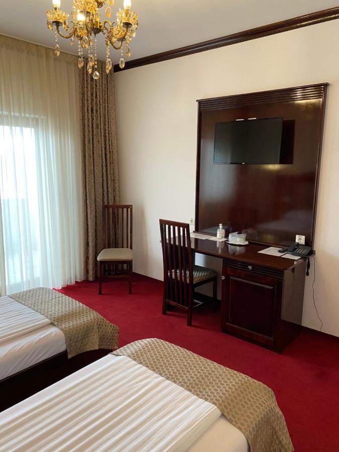 Hotel Onix Роман Экстерьер фото