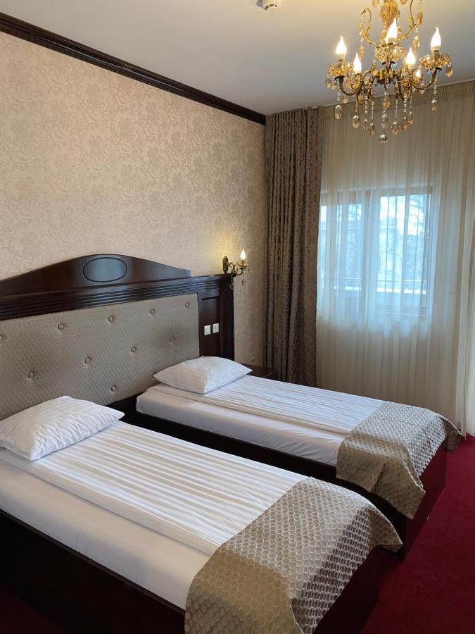 Hotel Onix Роман Экстерьер фото