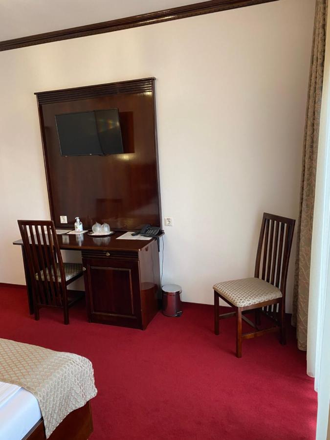 Hotel Onix Роман Экстерьер фото