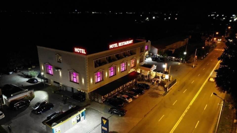 Hotel Onix Роман Экстерьер фото