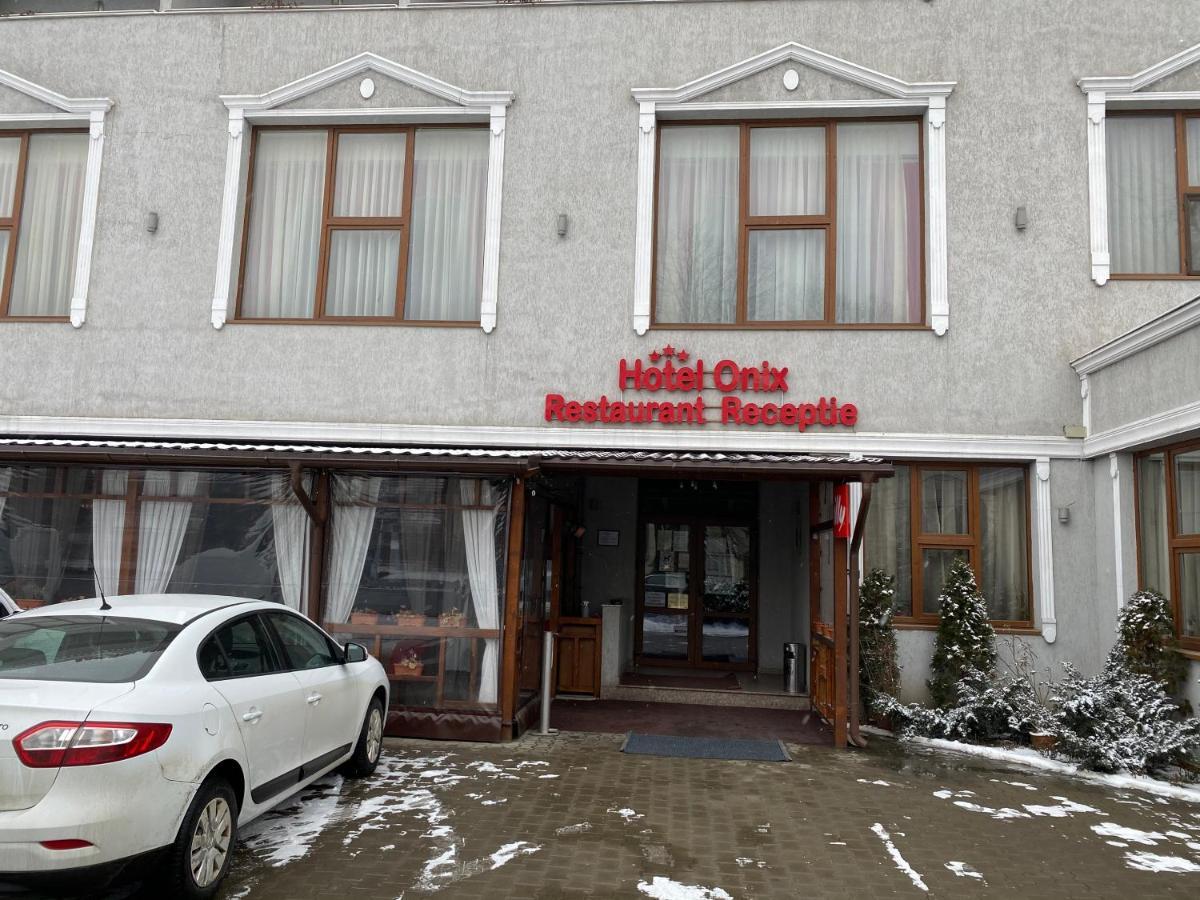 Hotel Onix Роман Экстерьер фото