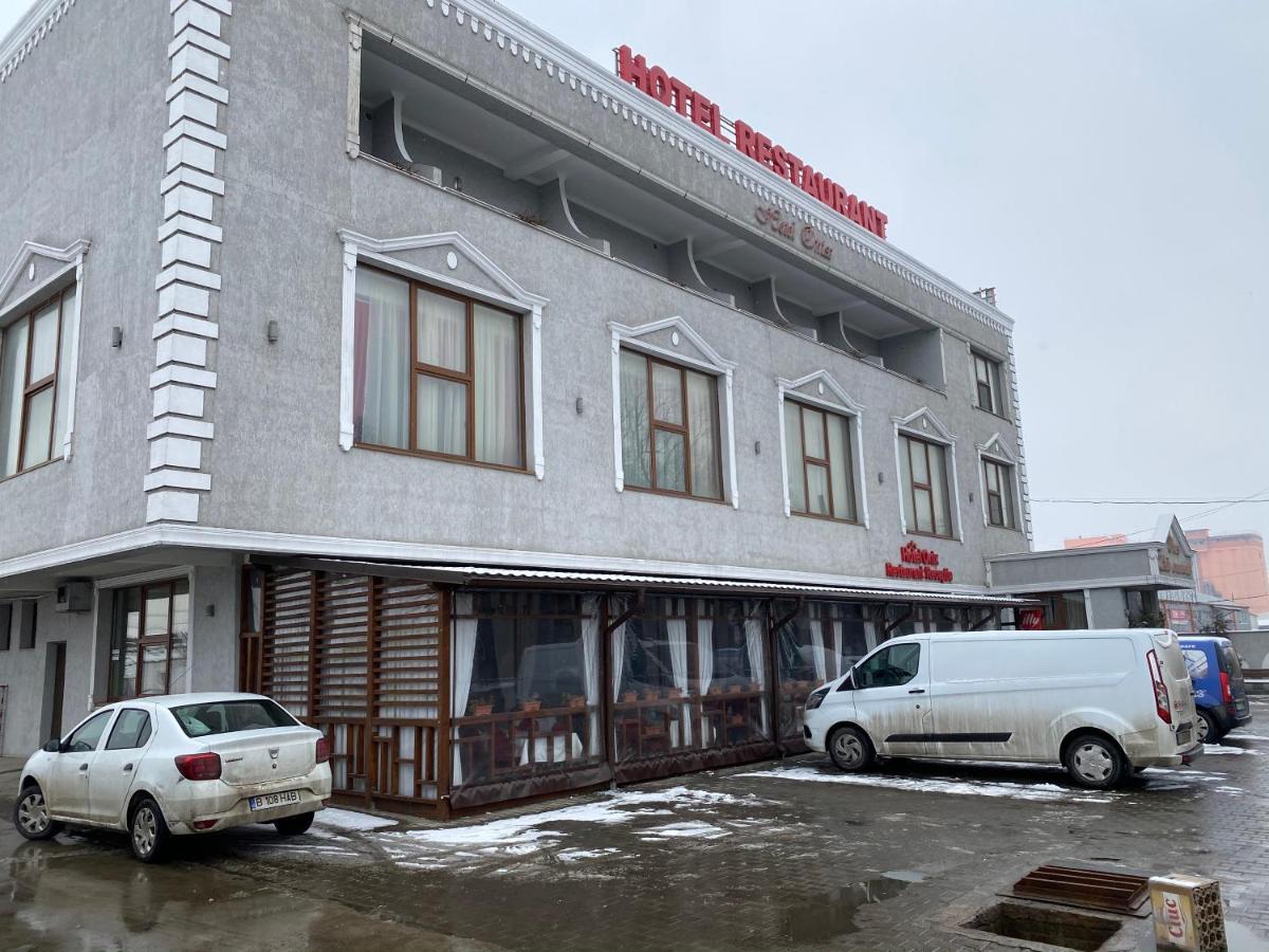 Hotel Onix Роман Экстерьер фото