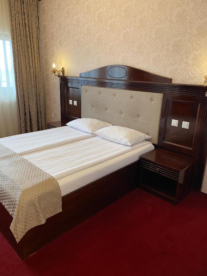 Hotel Onix Роман Экстерьер фото