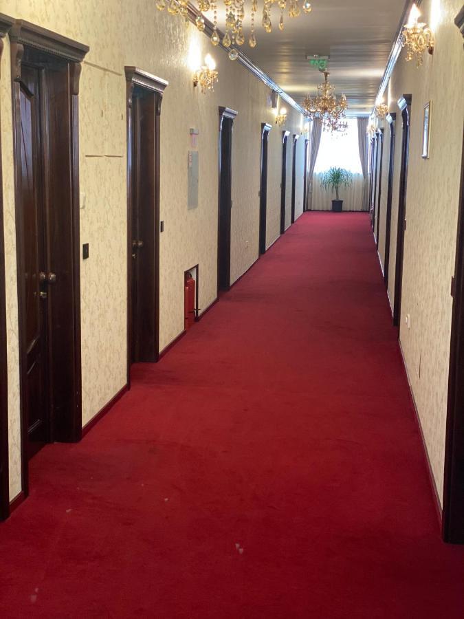 Hotel Onix Роман Экстерьер фото